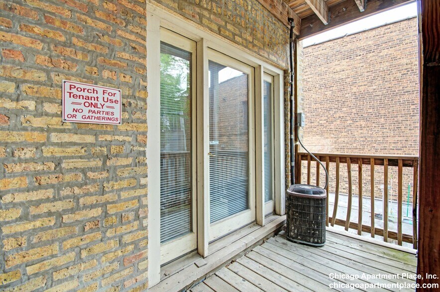Building Photo - 3600 N Hermitage Ave