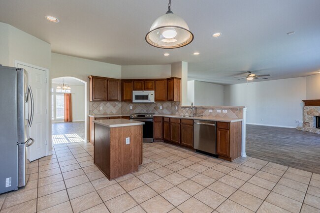 Building Photo - 21226 Villa Valencia