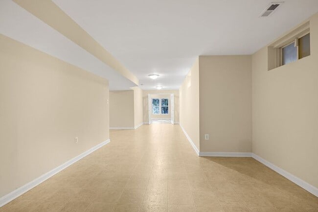 Building Photo - 655 Lancaster St