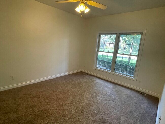 Building Photo - 45588 S Stonewood Rd