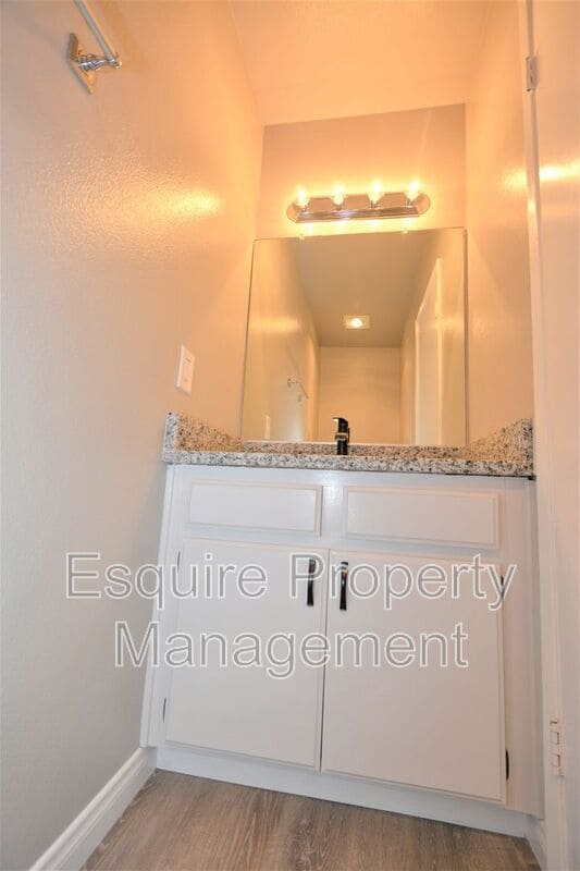 Building Photo - 703 Arneill Rd