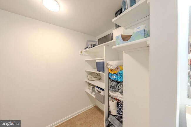 Building Photo - 1300 Army Navy Dr