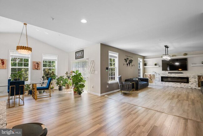 Building Photo - 6640 Timber Ridge Ln