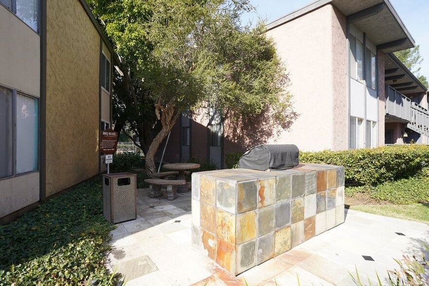 Shared BBQ Area - 1117 Sepulveda Blvd