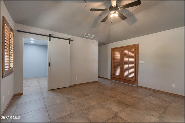 Building Photo - 6412 Via Aventura Dr