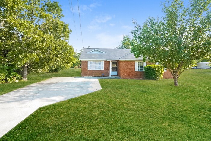Primary Photo - 2218 Travis Rd