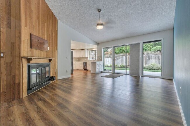 Building Photo - Single Level Ranch Style Home in Singing W...
