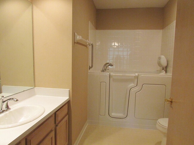Building Photo - 1019 Willow Bluff Dr