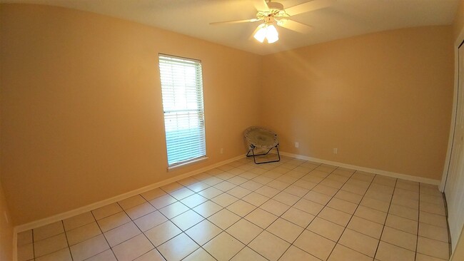 Building Photo - Large Executive Beauclerc Pool Home