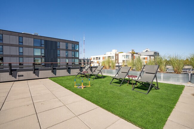 Building Photo - 2407 E Union St