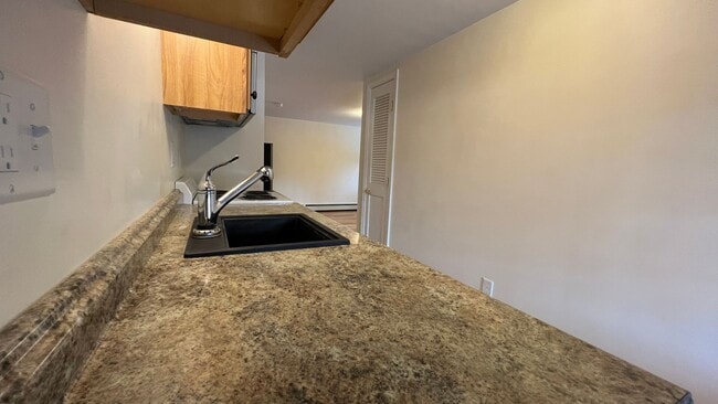 Building Photo - All Utilities Included! 1 Bedroom In-Acces...