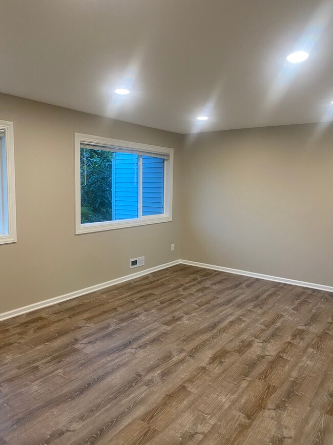 Building Photo - 15468 Pennock Ln