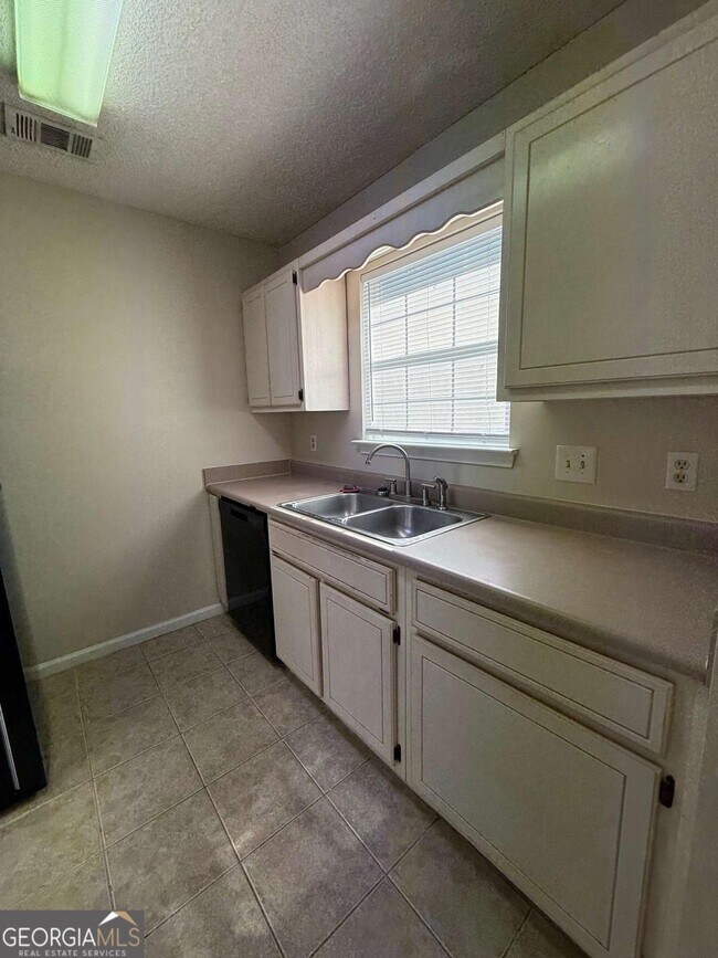 Building Photo - 16 Sapelo Dr