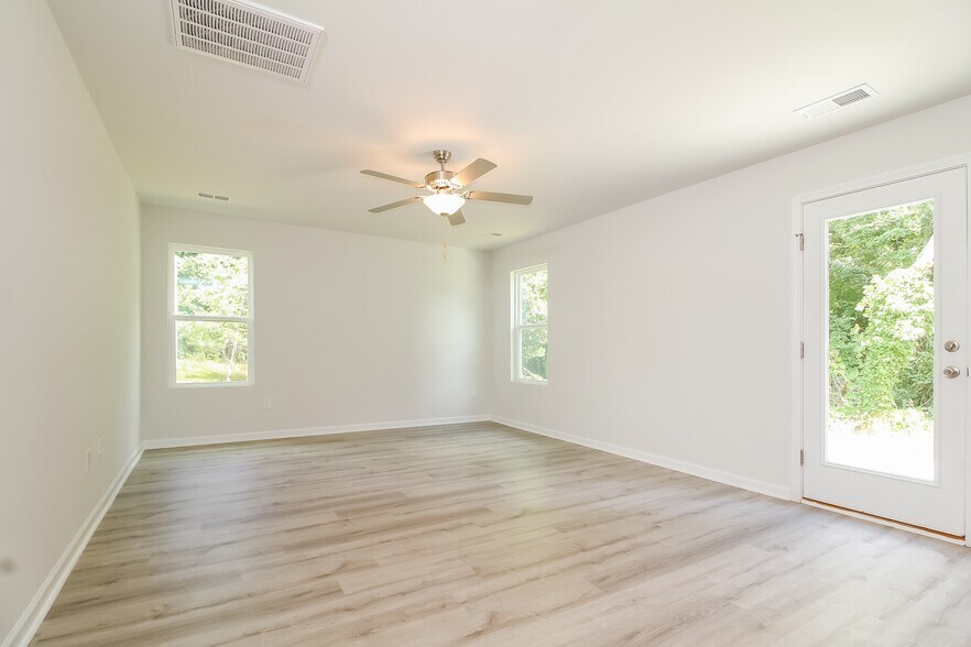 Building Photo - 210 Celebration Ave