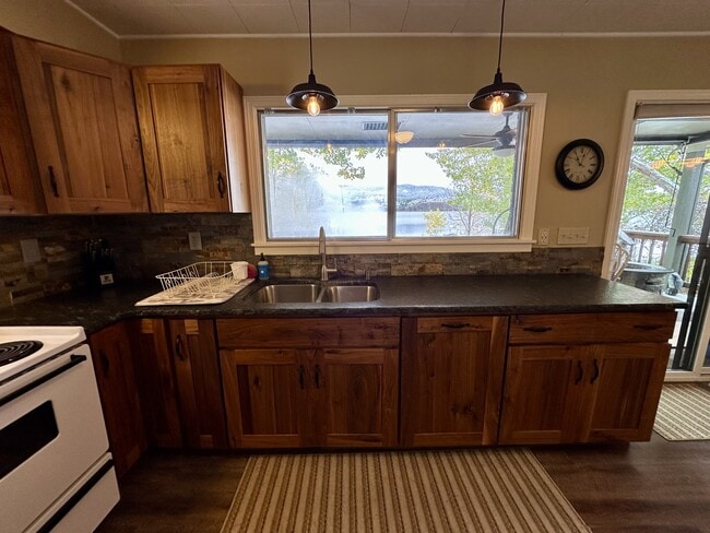 Building Photo - 5675 York Rd