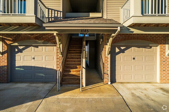 Building Photo - Willow Creek Luxury Apartments