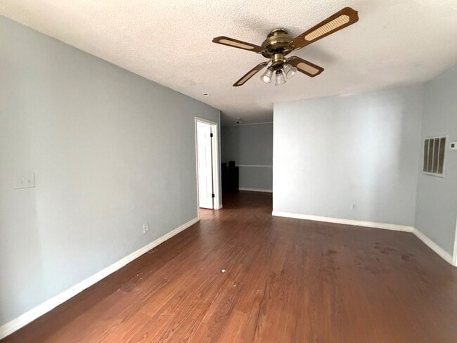 Building Photo - 222 Marigny Cir