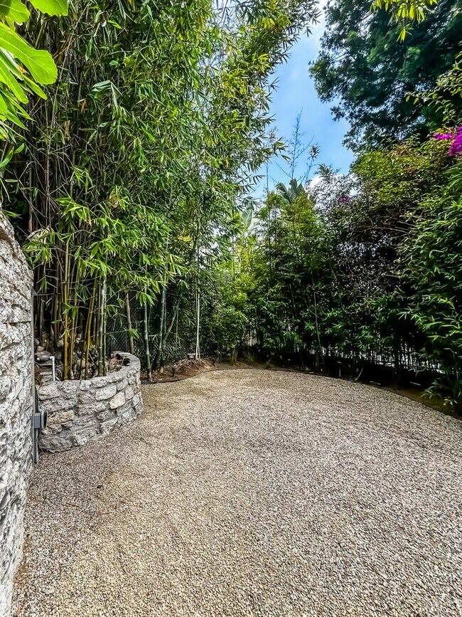 Building Photo - Unbelievable Stand-Alone 2-Bedroom House in Prime West Hollywood Hills