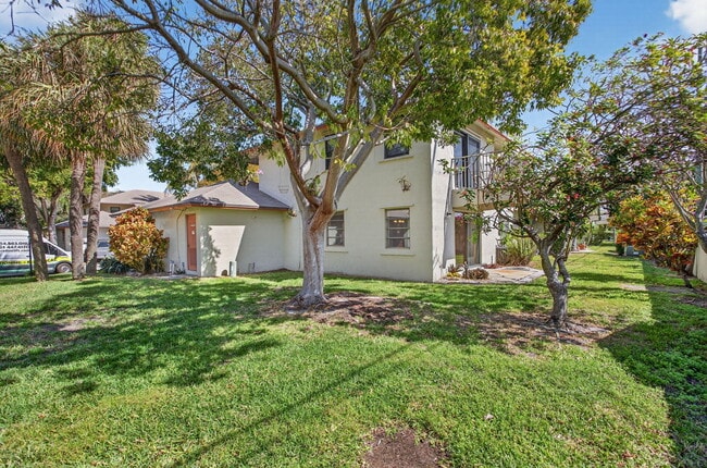 Building Photo - 1780 NE 39th Ct