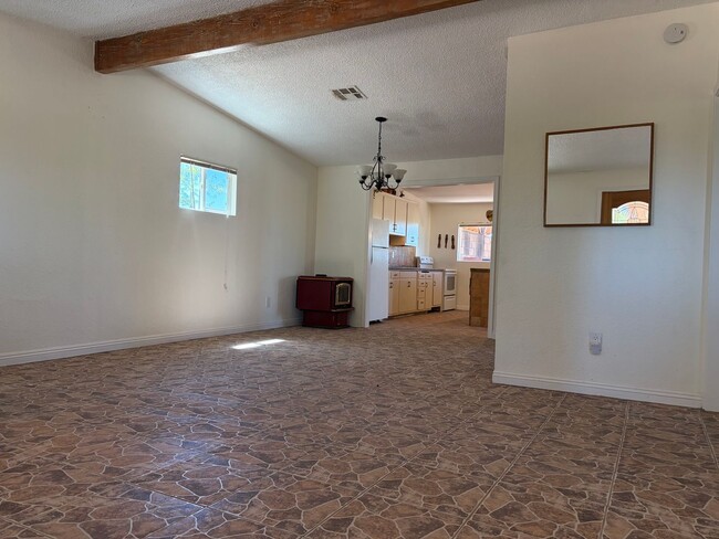 Building Photo - 3Bedroom/1.5 Bath Homeon 2.5 Acres...Rural Living At It's Best and For Only $2100 a Month