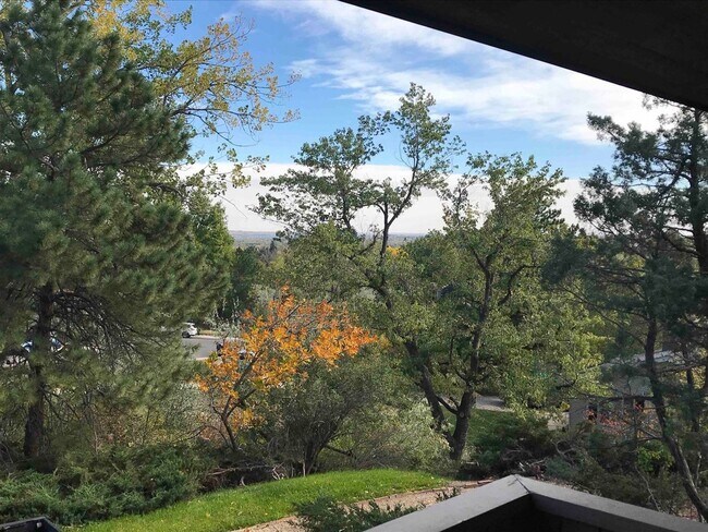 Building Photo - Beautiful SW Boulder MCM Home with Mountai...