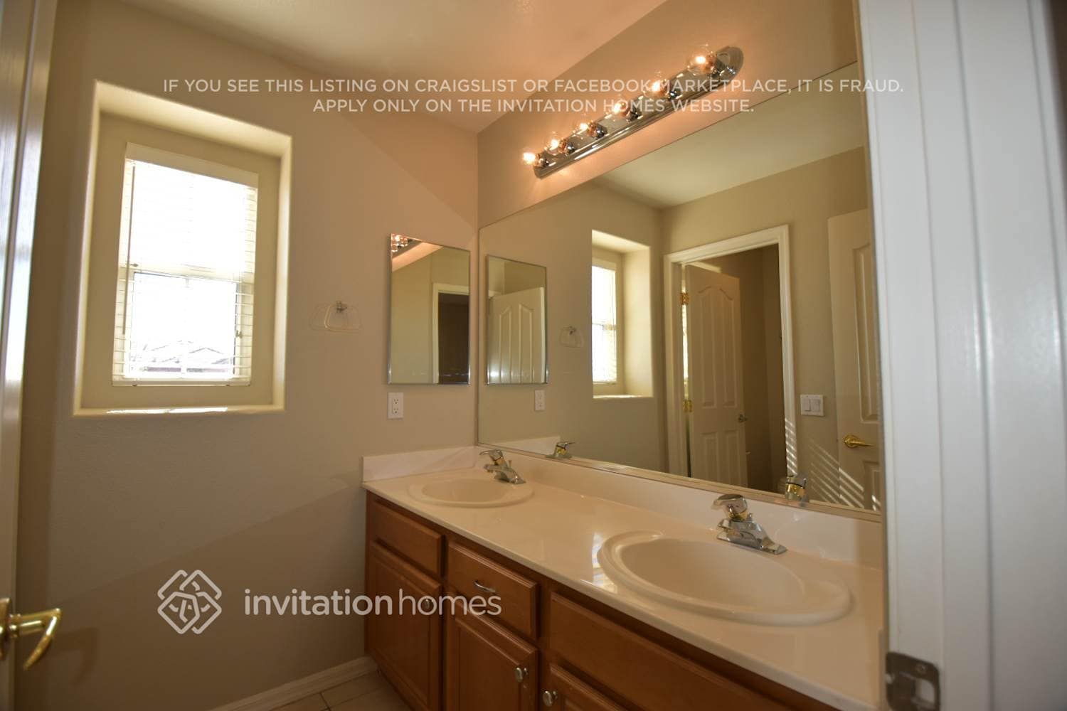 Building Photo - 10414 Nostalgia Cir