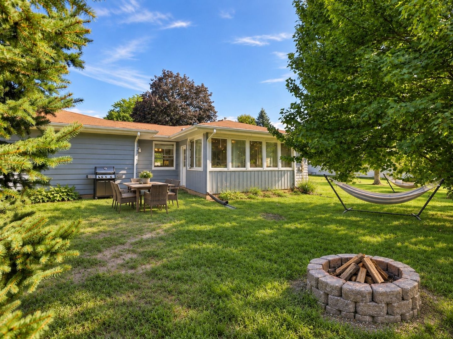 Building Photo - 3012 S Lilac Rd
