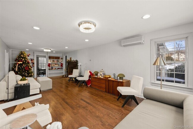 Building Photo - 232 N Country Rd