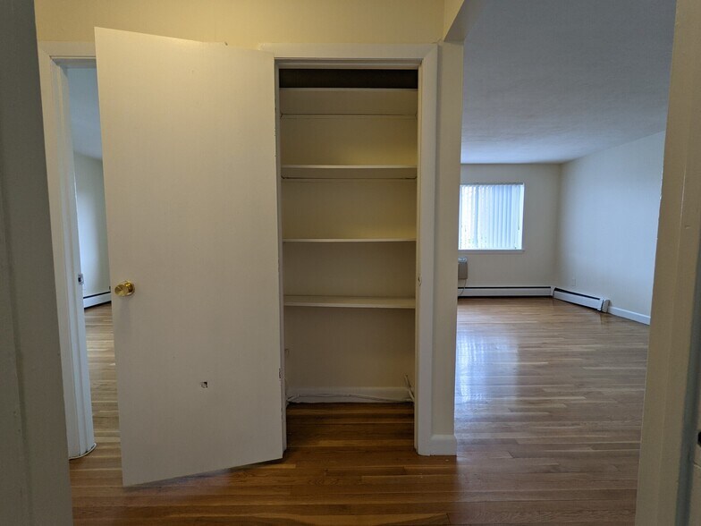 Building Photo - 75 Gardner St