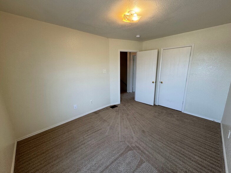 Building Photo - 4303 Deek Dr
