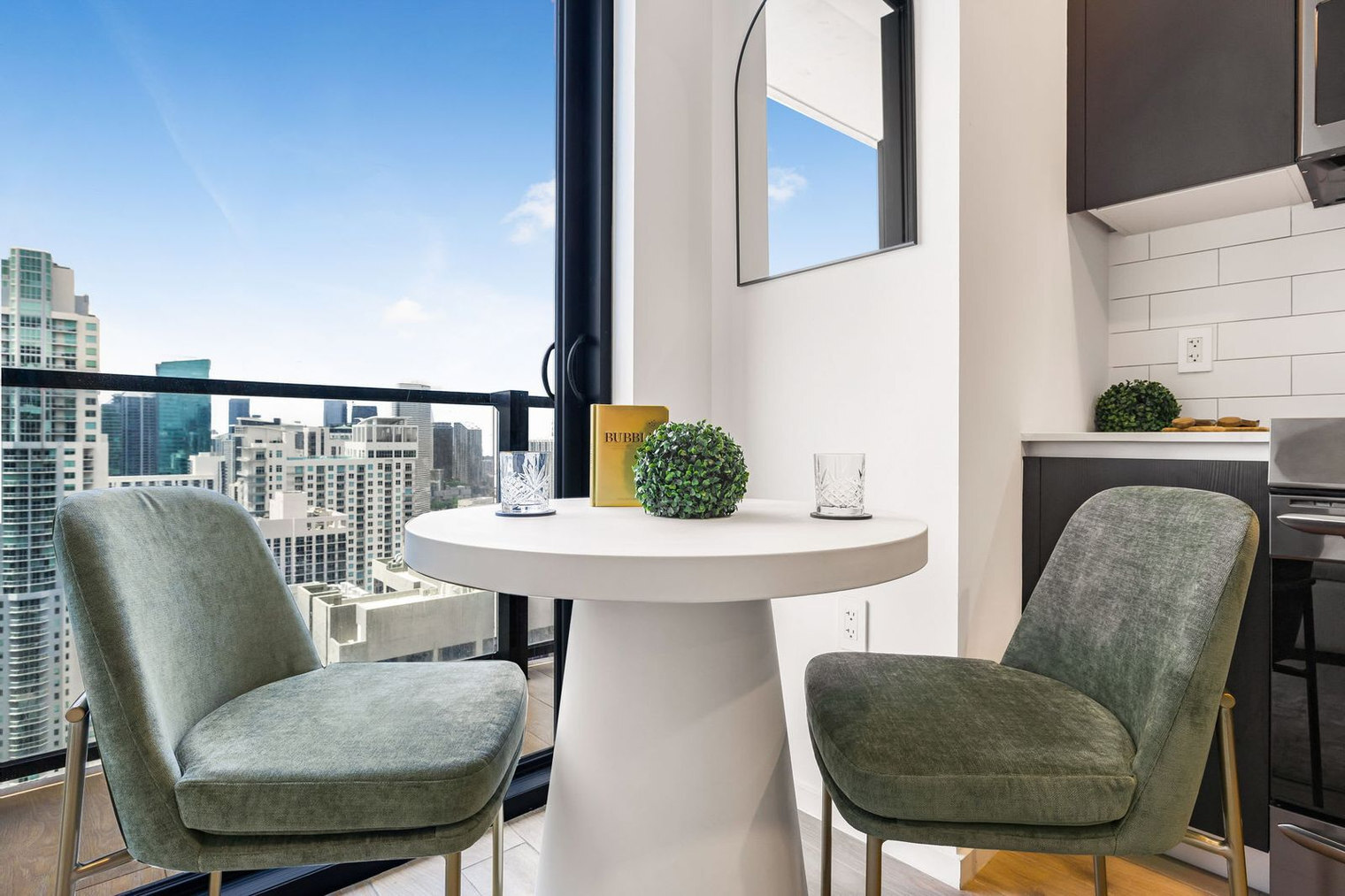 Building Photo - 398 NE 5th St