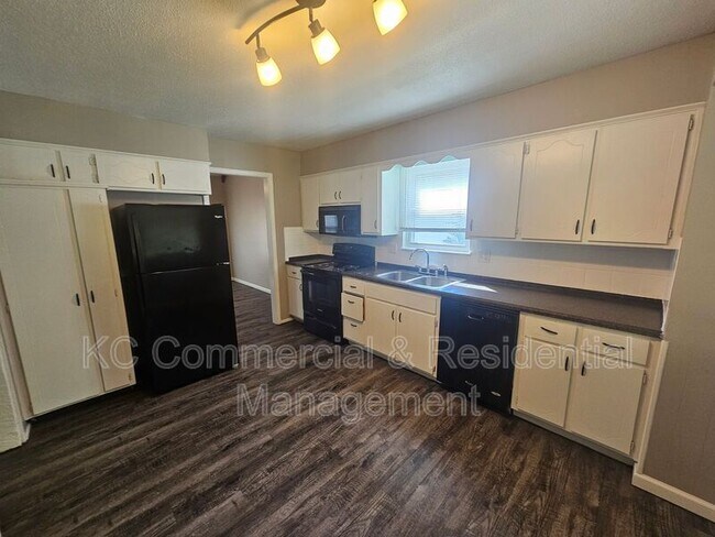 Building Photo - 10013 N Harrison Dr