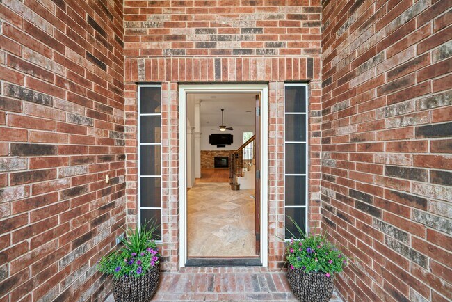 Building Photo - 6307 Shoreview Ct