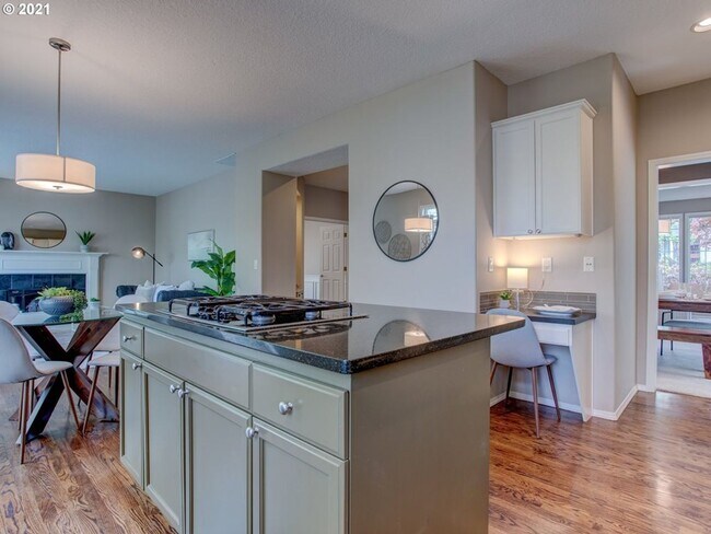 Building Photo - Sought after Remington 4bed 2.5bath with Lots of Yard Space!