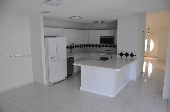 Building Photo - 14346 SW 49th Ln