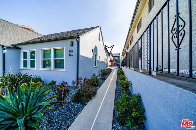 Building Photo - 1116 San Rafael Ave