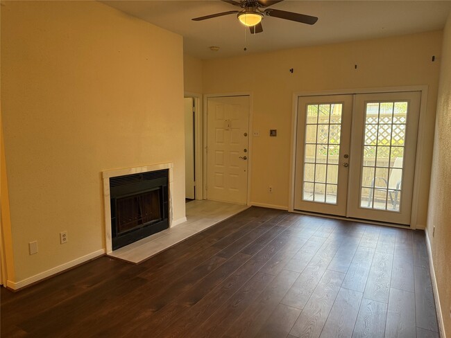 Building Photo - 2121 El Paseo St