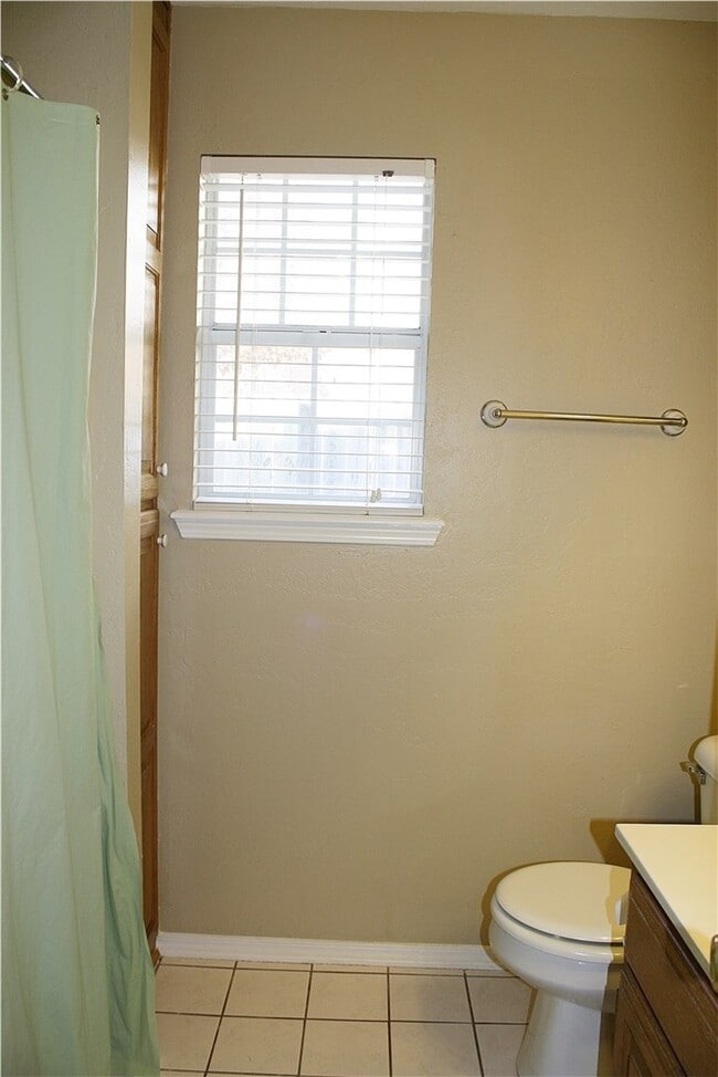 Building Photo - 2736 Jean St