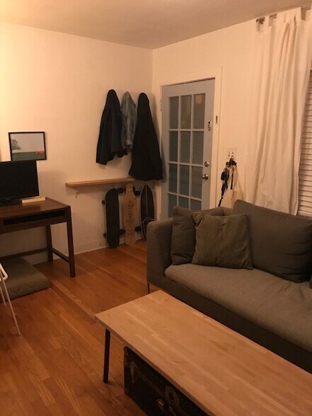 Building Photo - 223 Strand St