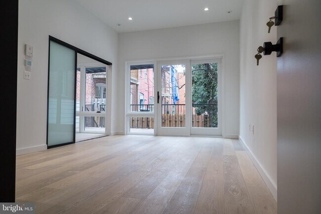 Building Photo - 1443 Euclid St NW