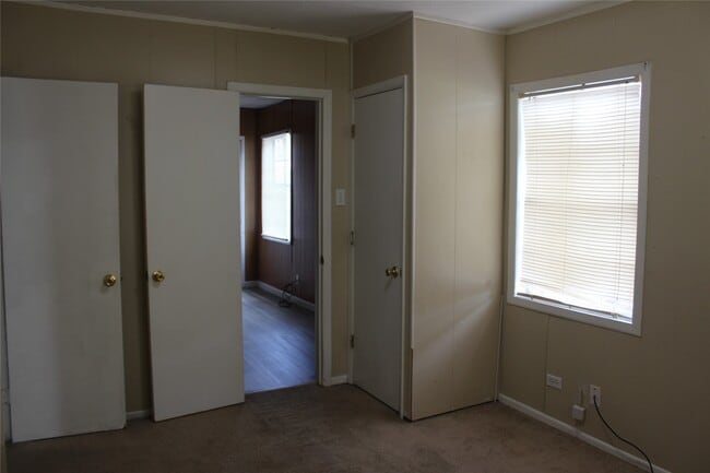 Building Photo - 622 S Hancock St