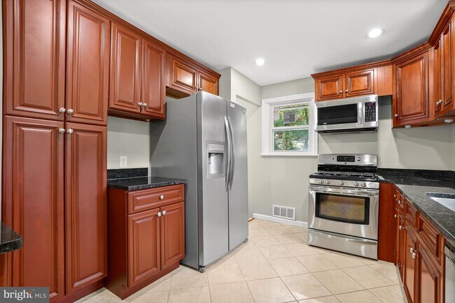 Building Photo - 10705 Lockridge Dr