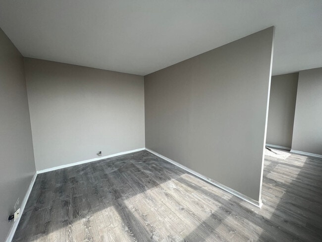 Building Photo - 1560 N Sandburg Terrace