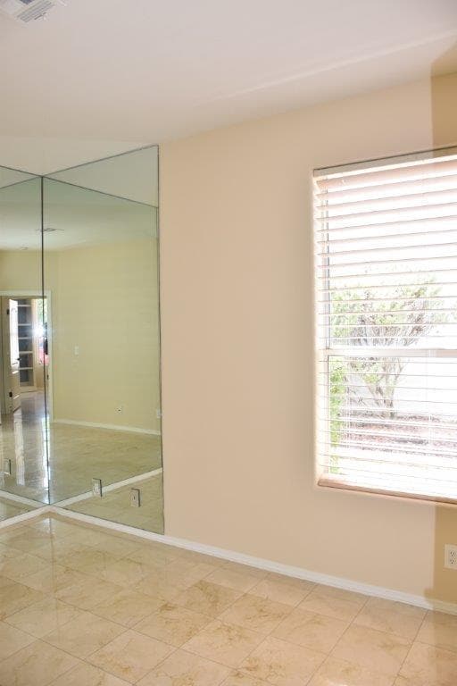 Building Photo - Gorgeous 4 bedroom single story home with ...