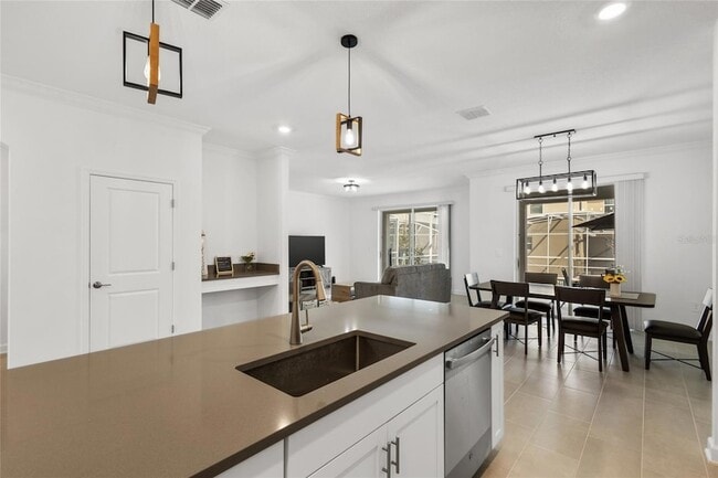 Building Photo - 8931 Takeaway Wy