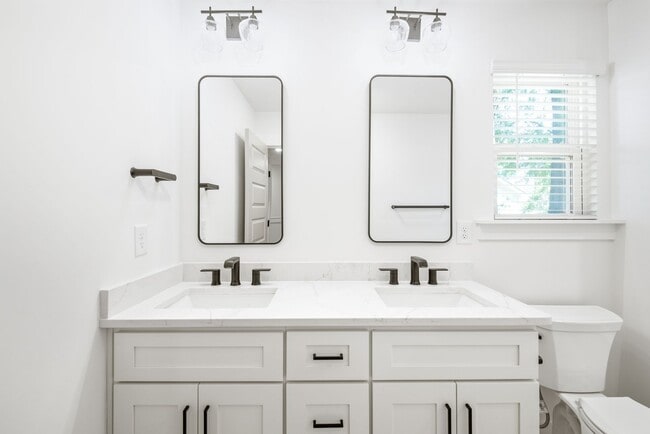 Building Photo - Bright & Modern New Construction Townhome ...