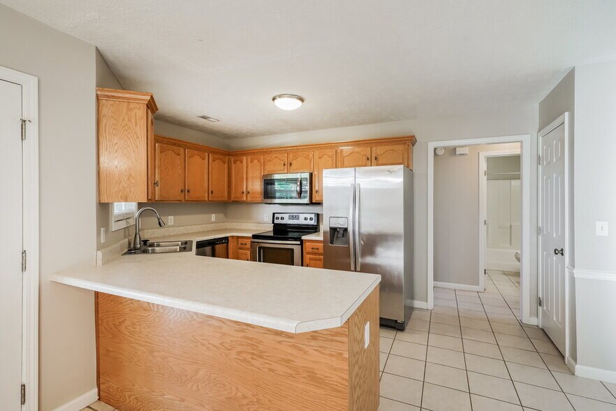 Building Photo - 107 Blythe Ct