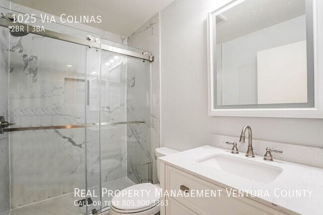 Building Photo - 1025 Via Colinas