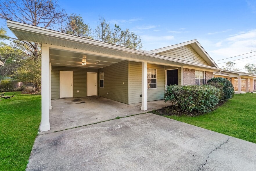 Building Photo - 814 Harvey St