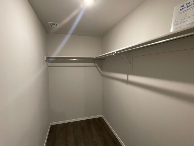 Building Photo - *Pre-leasing* Three Bedroom | Two Bath Hom...